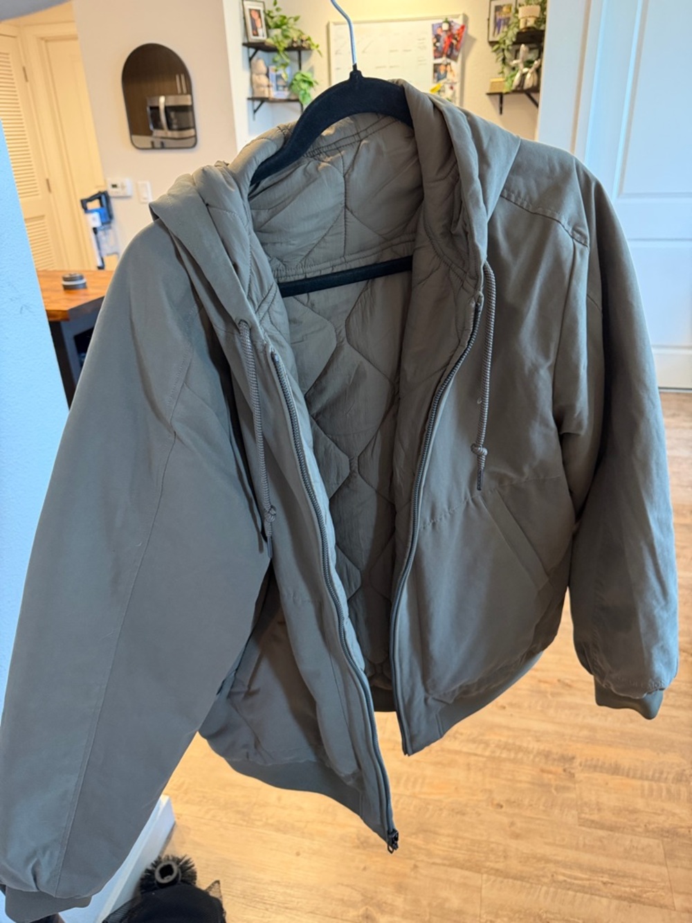 lululemon athletica Men's Hooded Puffer Jacket - Taupe